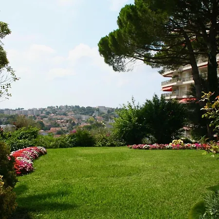 Апартаменты Sea View & Gardens In