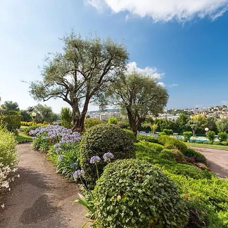 Sea View & Gardens In