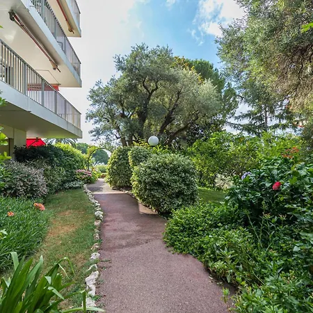 Апартаменты Sea View & Gardens In