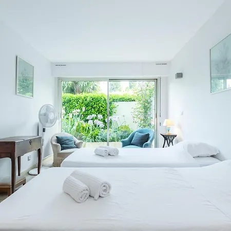 Sea View & Gardens In Antibes