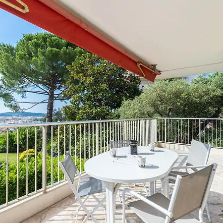 Апартаменты Sea View & Gardens In